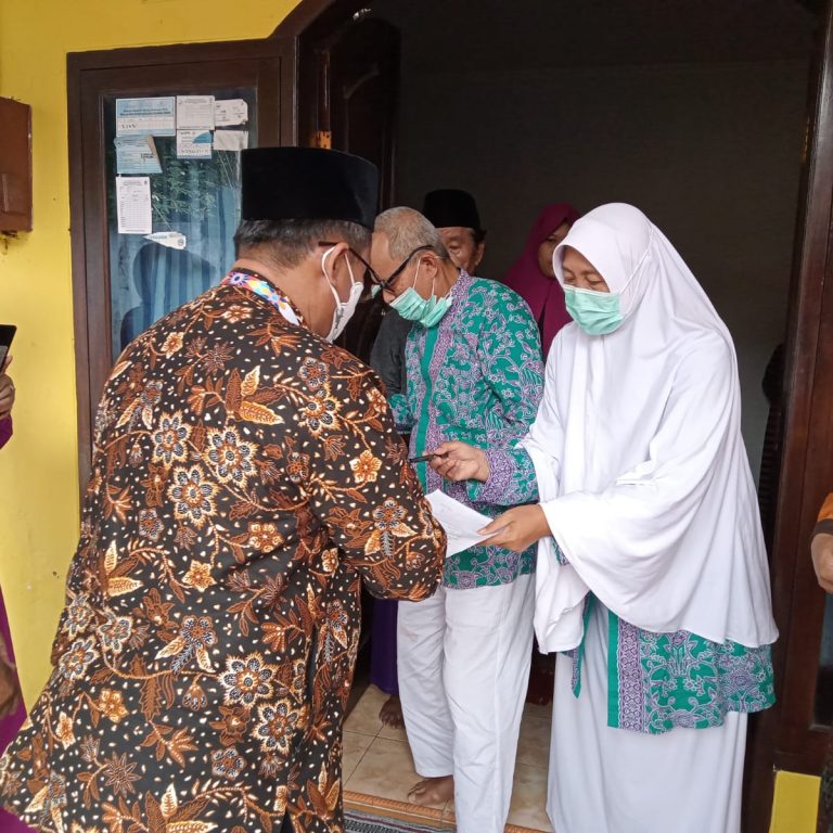 Kemenag Dan Pemkab Banyumas Serahkan Jamaah Haji Tanazul.