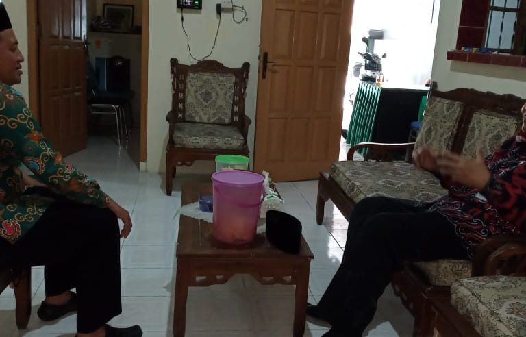Cek Kedisiplinan, Kepala Kankemenag Kota Magelang Kunjungi Penyuluh Di KUA Magelang Utara
