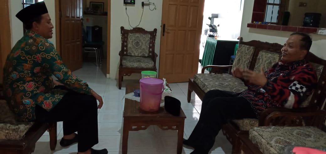 Cek Kedisiplinan, Kepala Kankemenag Kota Magelang Kunjungi Penyuluh Di KUA Magelang Utara