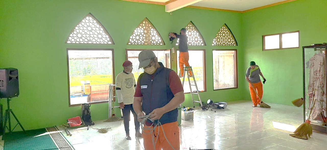 Giliran Musala MI Al Iman Disinggahi Relawan Bersih-Bersih Masjid (BBM) Magelang Raya