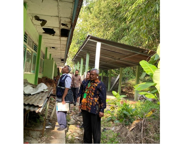 Tim PUPR Survei Lokal Kelas dan Ruang Ketrampilan MTsN 3 Magelang