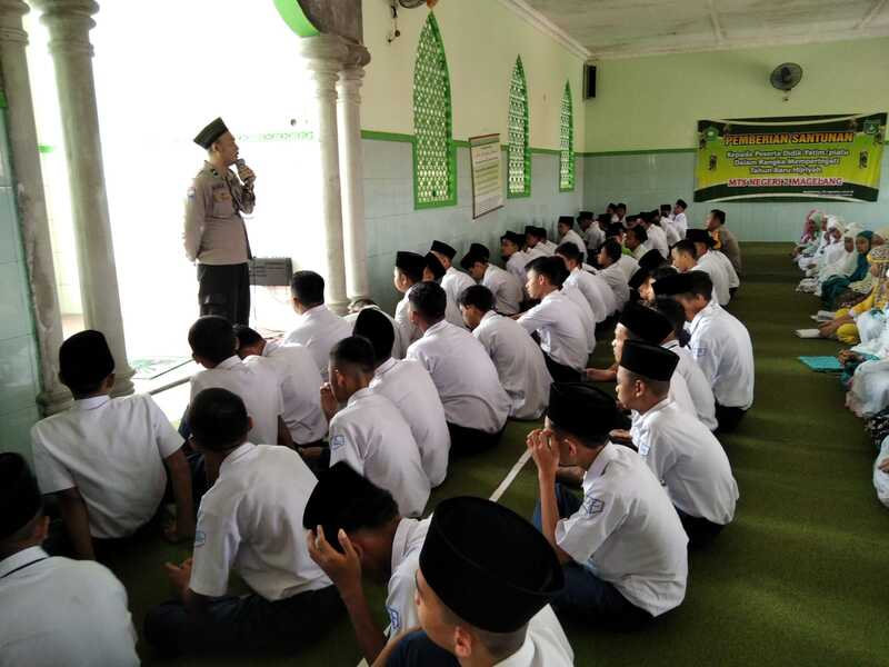 Siswa MTsN 2 Magelang Mendapatkan Penyuluhan Terkait Tindak Kekerasan