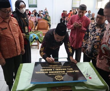 Kankemenag Brebes Melaunching Islamic Boarding School￼