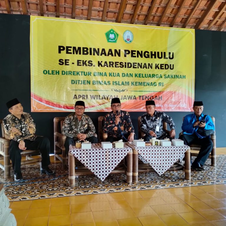 Penghulu Tulang Punggung Revitalisasi KUA