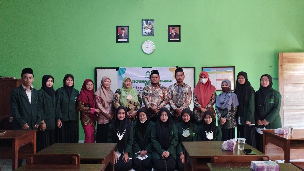 Praktik Mengajar Memantapkan Mahasiswa Menjadi Calon Pendidik Profesional