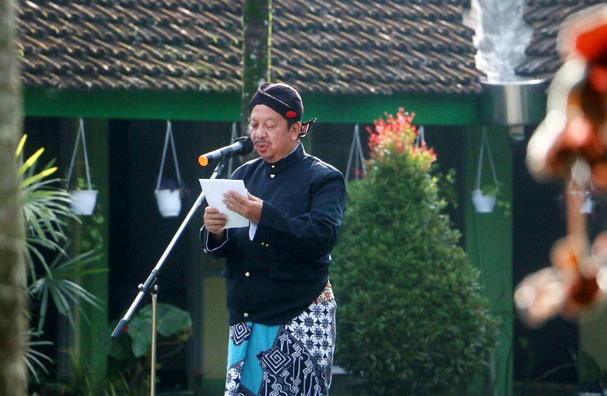 Upacara Hari Kemerdekaan RI ke 77 dengan Balutan Pakaian Adat