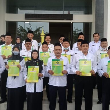 14 ASN Kemenag Terima SK Kenaikan Pangkat