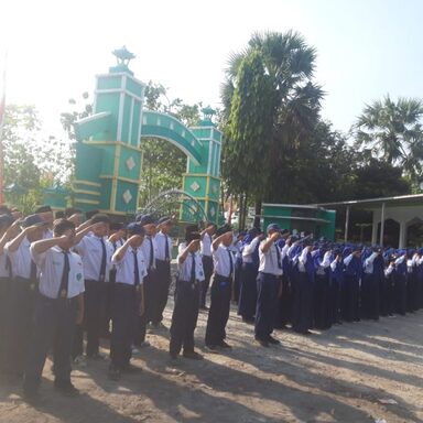MTsN 3 Rembang Gelar Upacara, 18 ASN Dapatkan Penghargaan Satyalancana Karya Satya