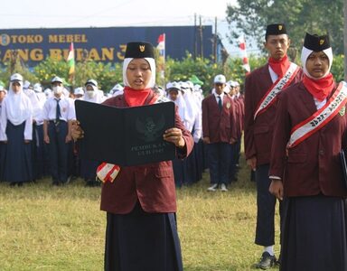 Siswa MTsN 2 Banjarnegara Ikrarkan Panca Prasetya Siswa