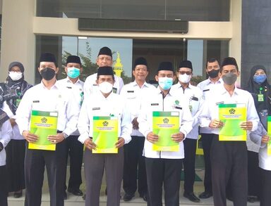 Enam ASN Kemenag Rembang Terima SK Kenaikan Pangkat