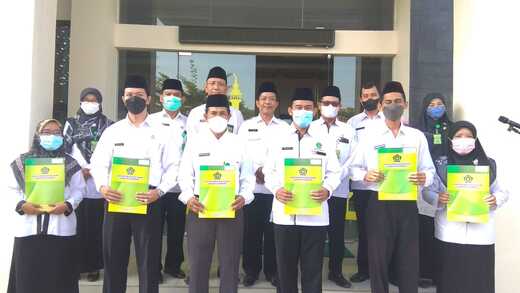 Enam ASN Kemenag Rembang Terima SK Kenaikan Pangkat