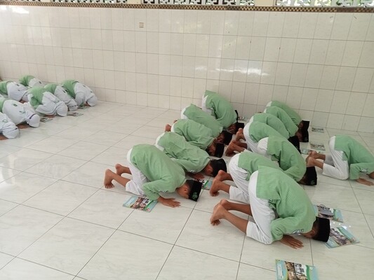 <strong>Lebih Paham Belajar Fikih Sujud Dengan Praktik</strong>