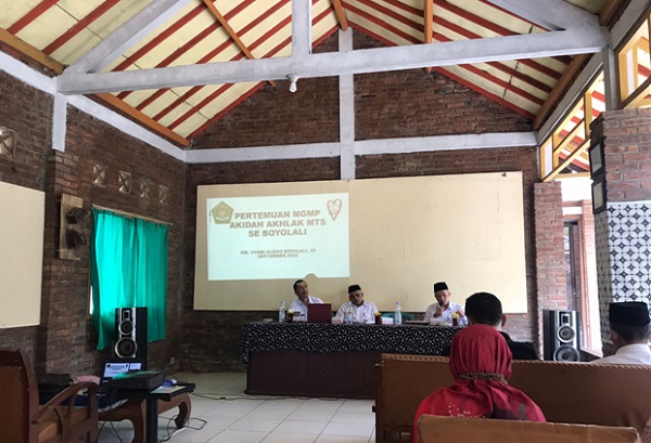 Workshop Penyusunan PAS yang diselenggarakan oleh MGMP Akhidah Akhlak MTs se Kabupaten Boyolali