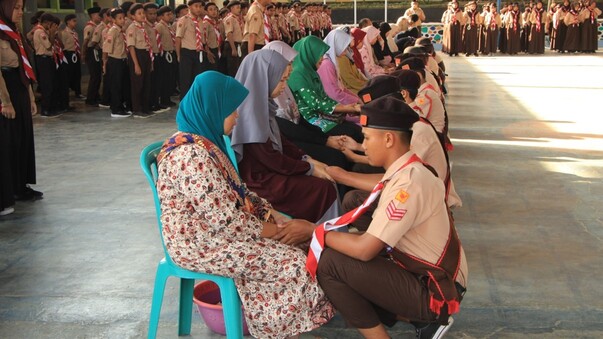 13 Siswa MTs Negeri 3 Banjarnegara Dilantik Jadi Pramuka Garuda