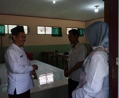 Kankemenag Brebes Monev AKMI di MIN 5 Brebes