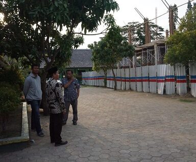 Pastikan Pembangunan Tepat Waktu KakanKemenag Sidak Pembangunan SBSN MTsN 2 Brebes