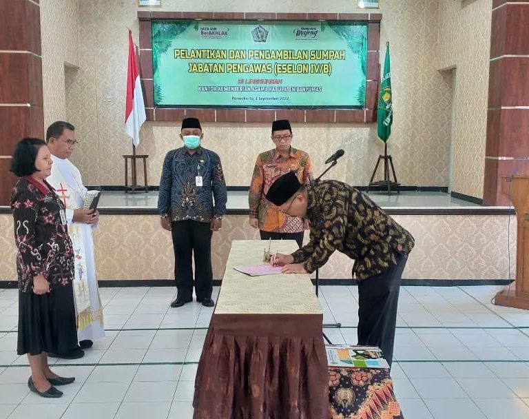 Kakan Lantik Pejabat Baru Di Lingkungan Kemenag Banyumas