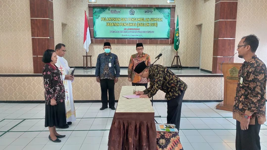 Kakan Lantik Pejabat Baru Di Lingkungan Kemenag Banyumas