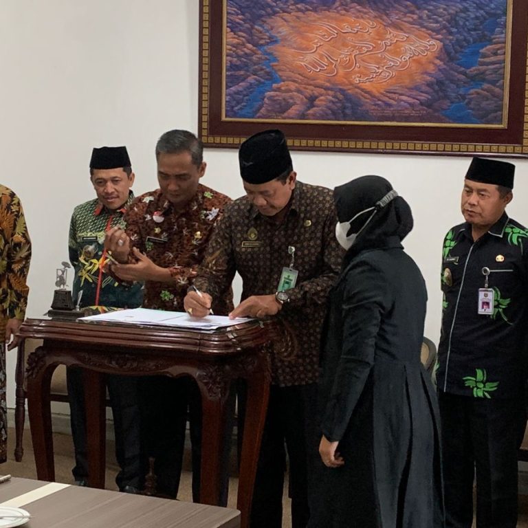 Penandatanganan Perjanjian Kerja Sama Pengembangan Wisata Religi Lintas Sektoral