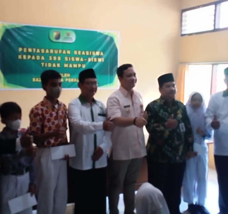 Walikota Pekalongan : Saya Berpesan Agar Penerima Beasiswa Terus Belajar