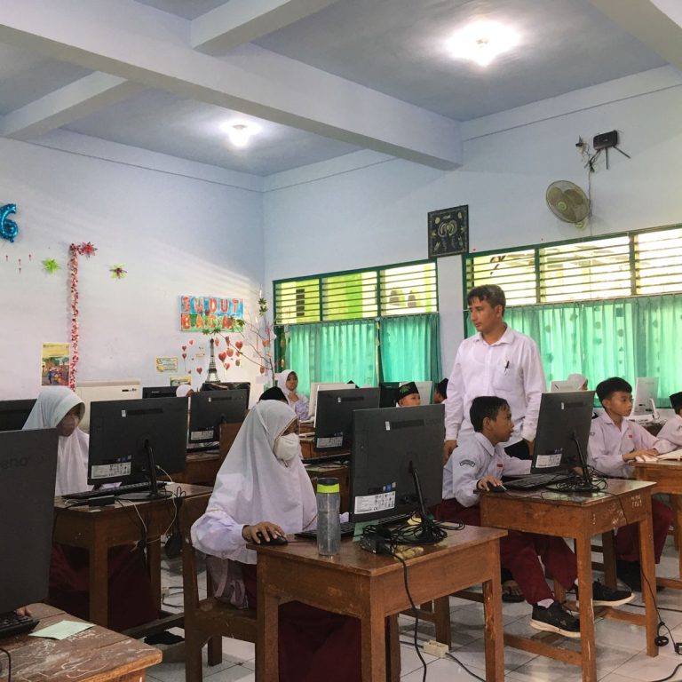 Persiapan AKMI, MIN 1 Kebumen Adakan Simulasi