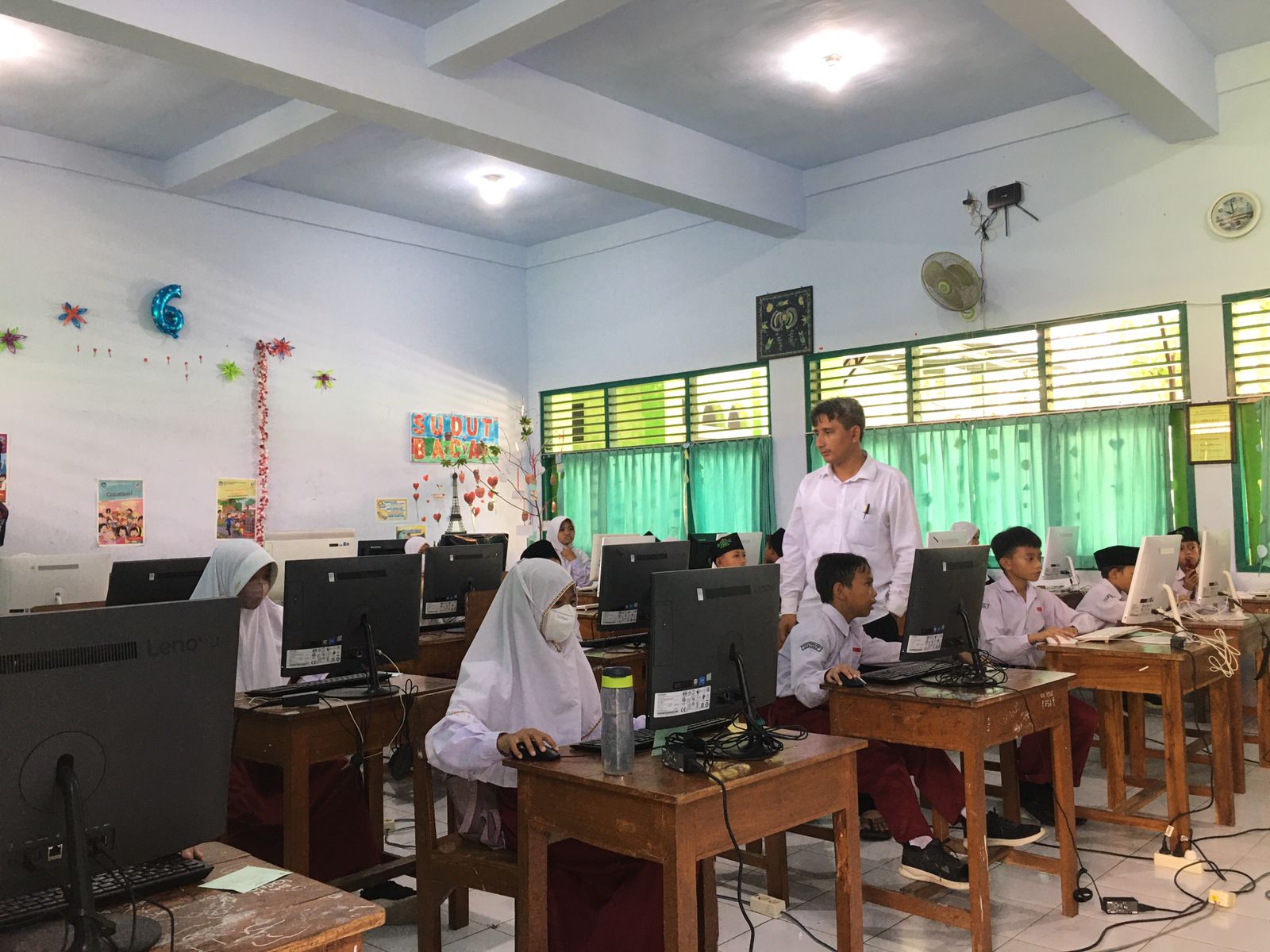 Persiapan AKMI, MIN 1 Kebumen Adakan Simulasi