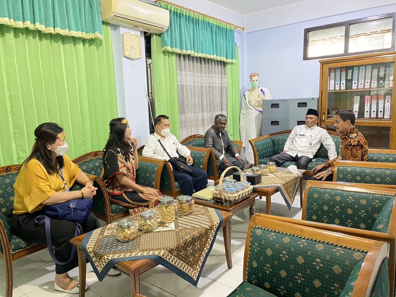 Perkuat Toleransi, Kakankemenag Kabupaten Magelang Menerima Audiensi dari Pembimas Buddha Sumatera Selatan