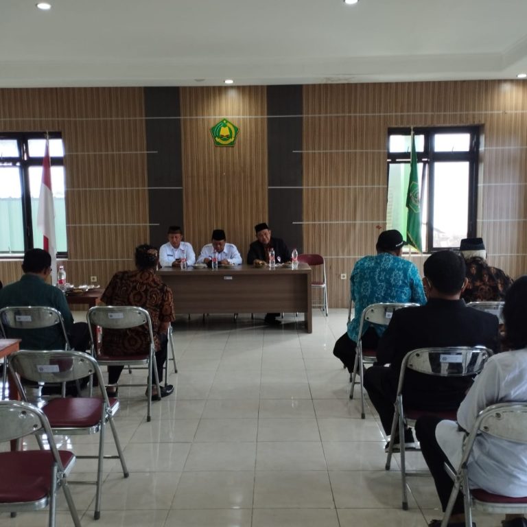 Gowes Moderasi Kolaborasi KUA Kecamatan Sukoharjo dan PKUB