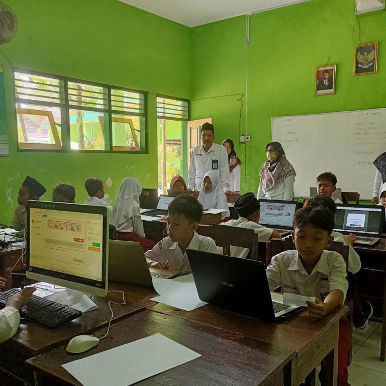 Kakan Kemenag Banyumas Pantau Pelaksaanaan AKMI