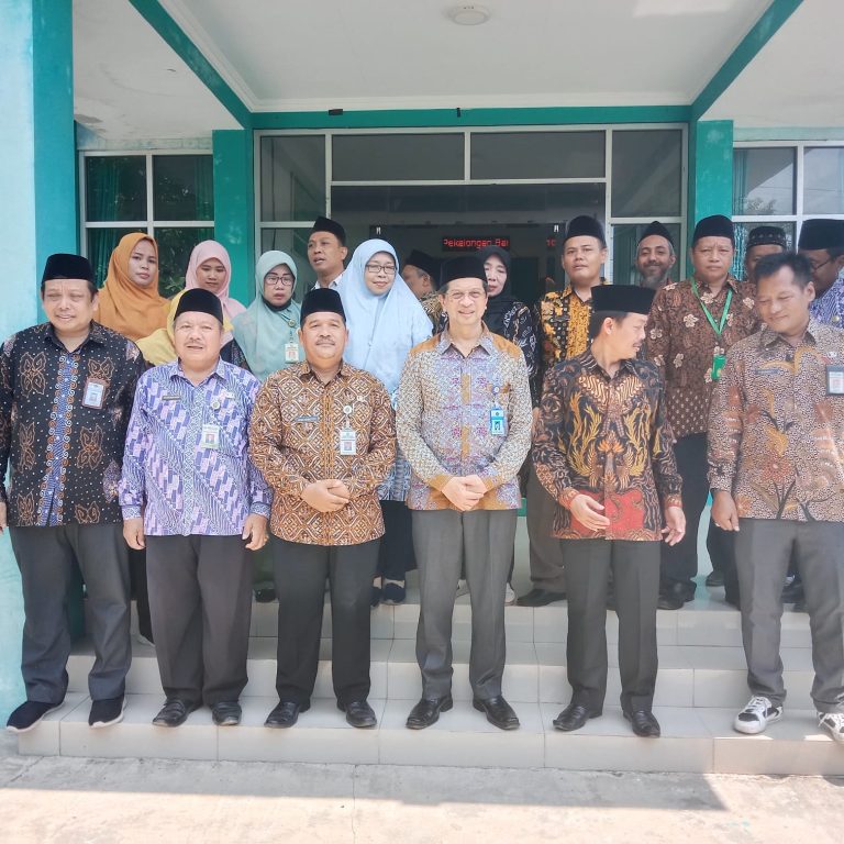 Monitoring dan Evaluasi Gedung Proyek Pembangunan Revitalisasi KUA Kecamatan Pekalongan Barat