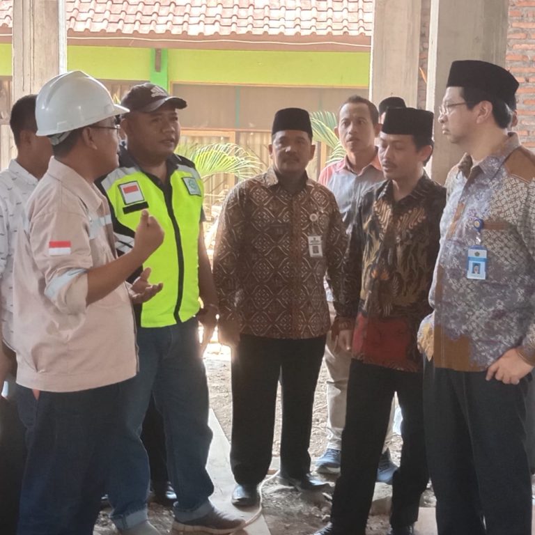 Itjen Pantau Progres Fisik Proyek SBSN di MAN 1 Kota Pekalongan