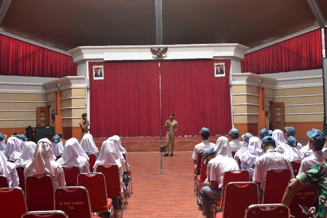 MA Muhammadiyah Limpung Study Campus ke AKMIL