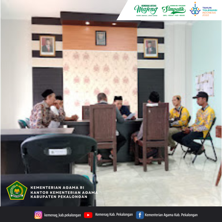 Jalankan Fungsi PPAIW, Kepala KUA Buaran Pimpin Pelaksanaan Ikrar Wakaf