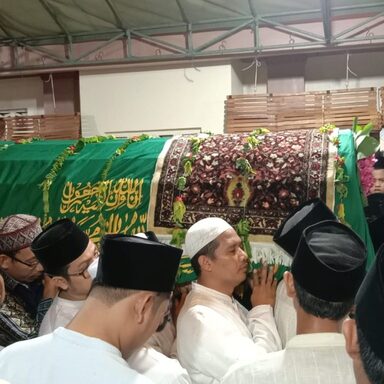 Ny. Hj. Heni Maryam Maemoen Wafat, Begini Kesan Gus Baha’