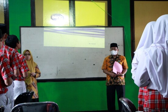 Tingkatkan Kualitas Pembelajaran, Kepala MTs N 3 Banjarnegara Laksanakan Supervisi Guru