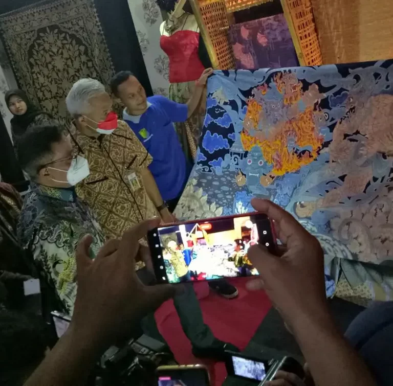 Gubenur Ganjar Berharap Kota Pekalongan Jadi Pusat Batik Dunia
