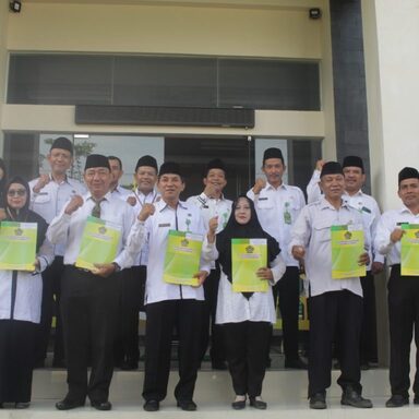 Enam PNS Terima SK Purna Tugas, Ini Sejumlah Pesan Kakankemenag