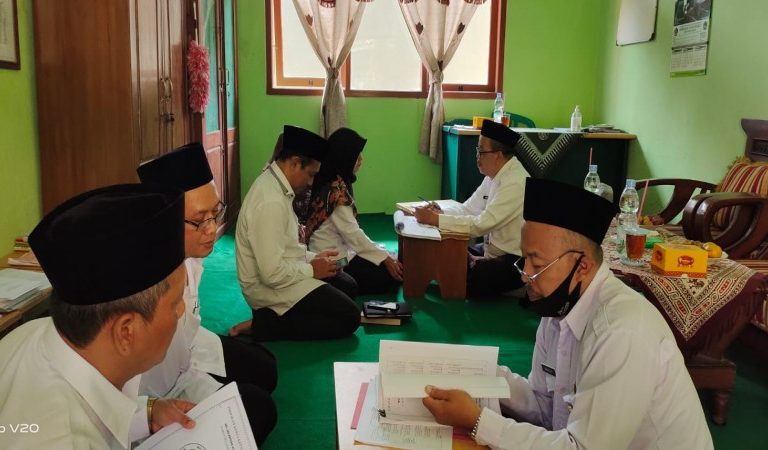Penilaian Kinerja Kepala Madrasah (PKKM) di MTs Salafiyah Al Muttaqin.