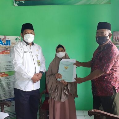 Unsiyah, Ibu Rumah Tangga Wakafkan Tanah untuk Pendidikan