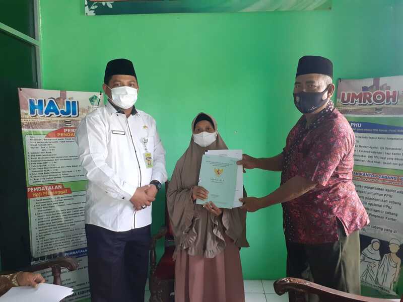 Unsiyah, Ibu Rumah Tangga Wakafkan Tanah untuk Pendidikan