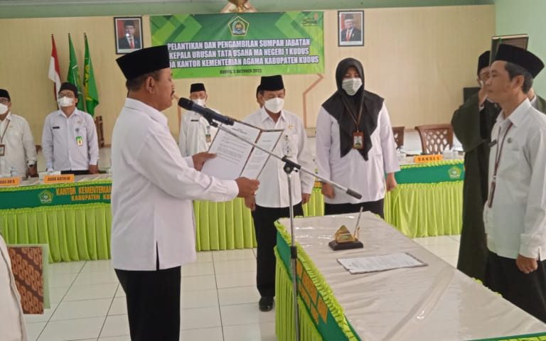 Kakankemenag Kudus Lantik Kepala Urusan Tata Usaha MAN 1 Kudus