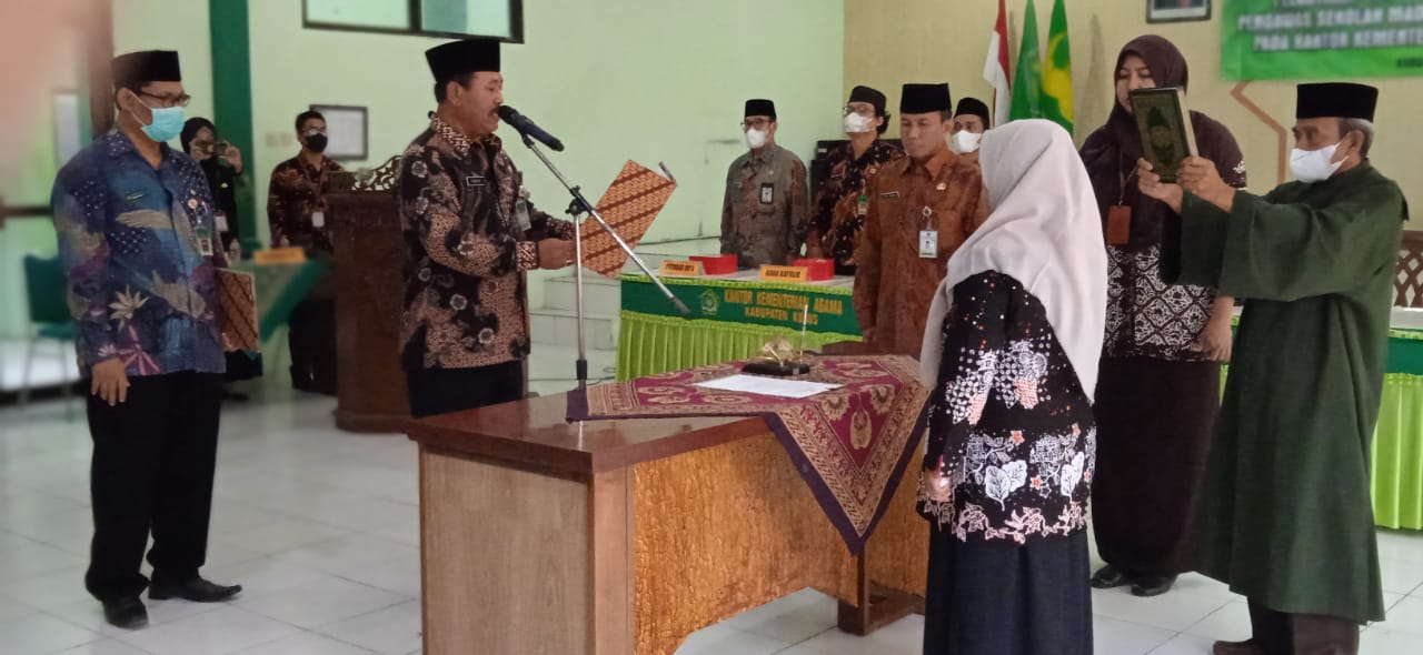 Kakankemenag Kudus Lantik Pejabat Pengawas MI
