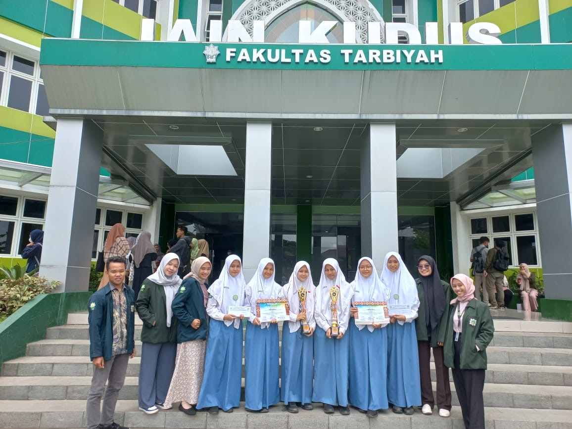 Bersaing dengan Mahasiswa, Tim Riset MAN 1 Kudus Sabet 2 Gelar LKTIN Pekan Raya Perbankan Syariah IAIN Kudus