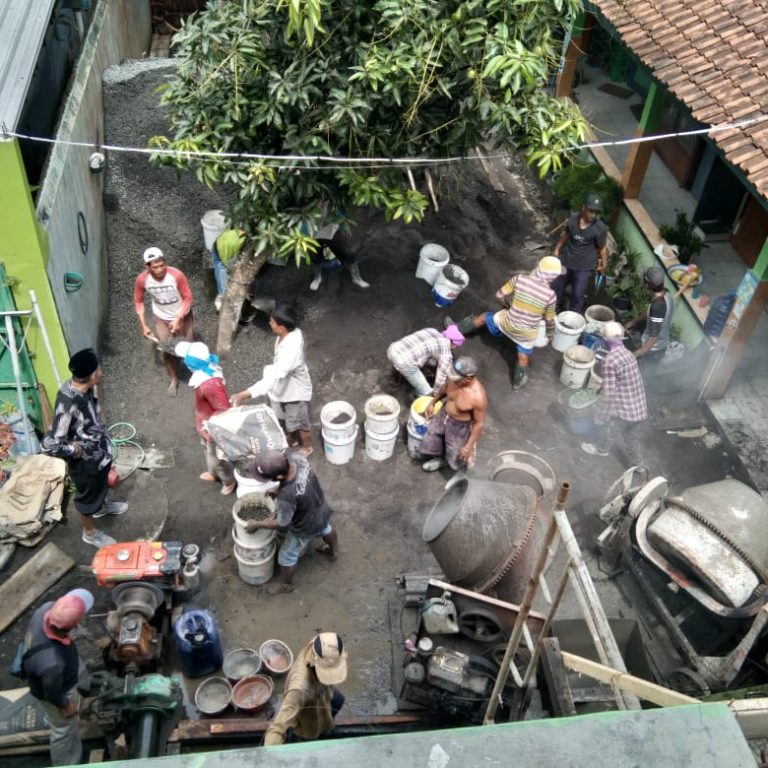 Kejar Target Pembagunan Ruang Kelas Baru MIN 1 Kebumen