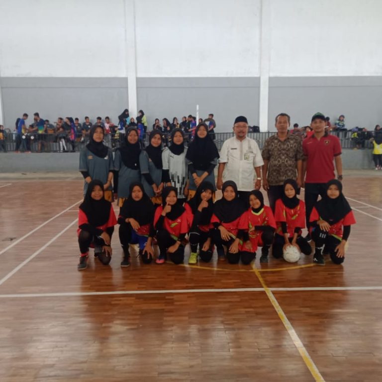 Jajaki Kemampuan,Tim Voli dan Futsal  MTsN 6 Kebumen Jalani Laga Persahabatan