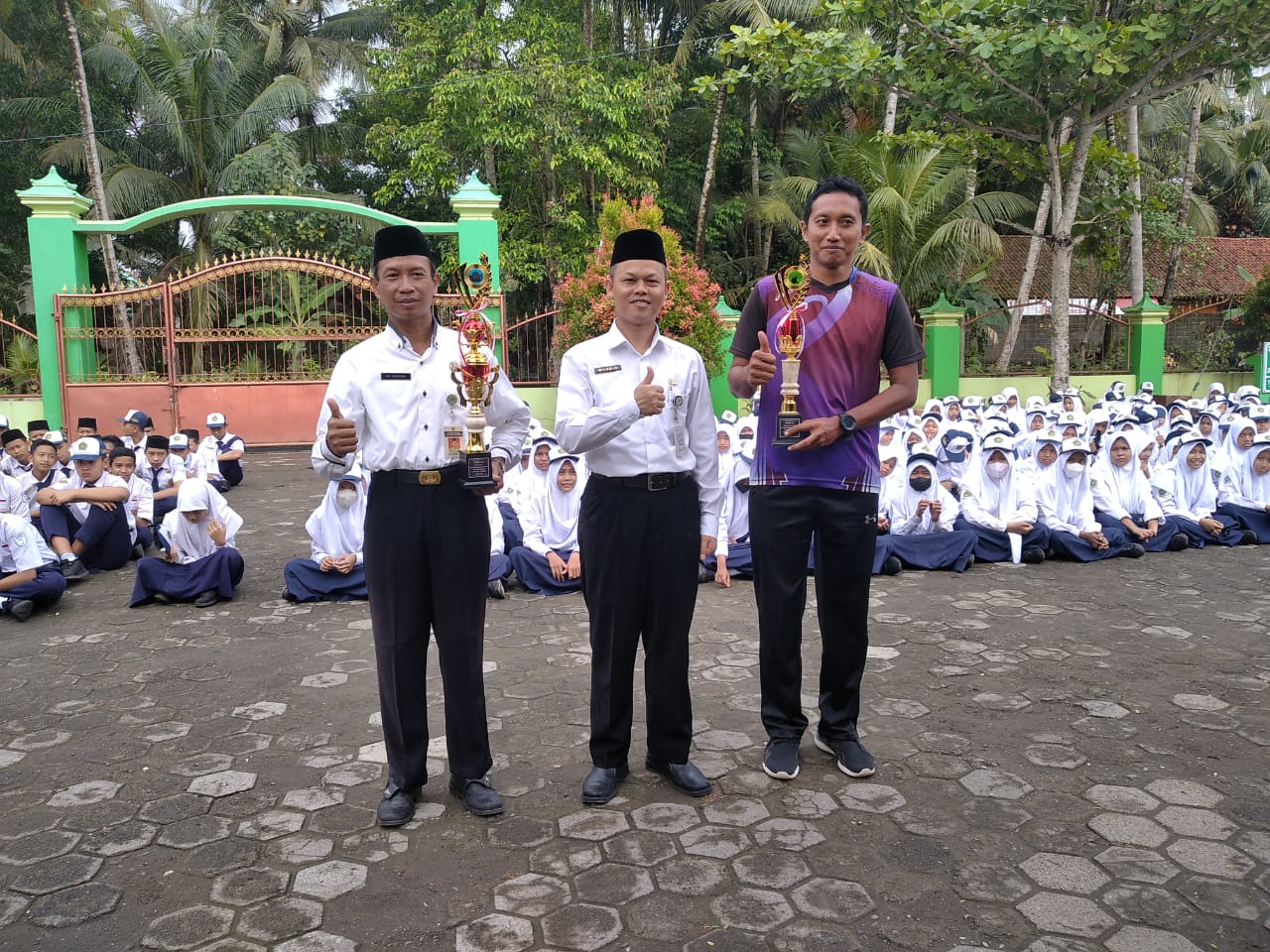 Porseni HUT ke-77 PGRI, MTs Negeri 3 Kebumen Sabet 2 Piala