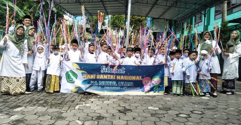 Peringati Hari Santri Nasional 2022, RA Nurul Ulum Adakan Pawai