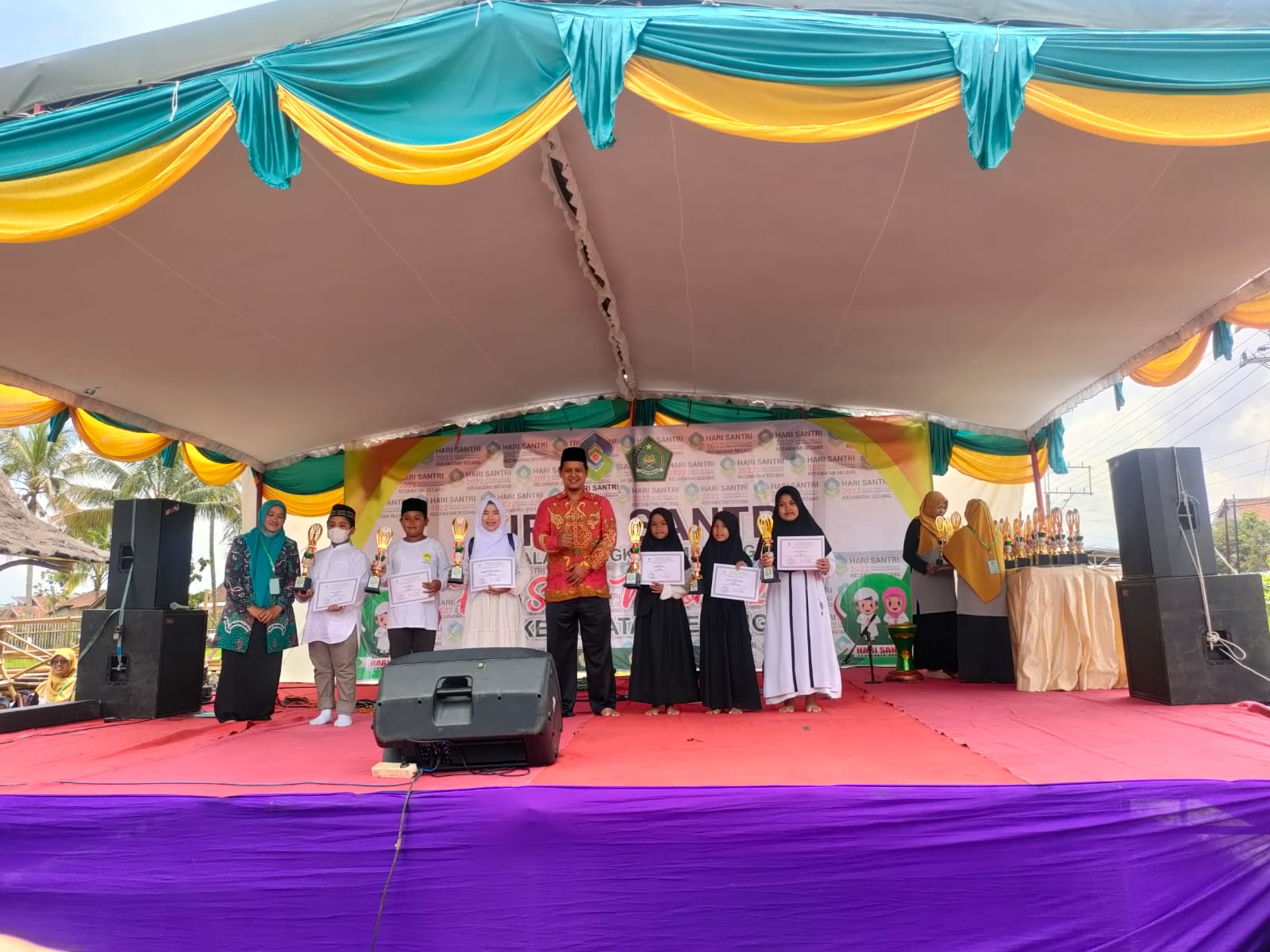 Pawai Ta’aruf HSN Secang Dimeriahkan Ribuan Santri