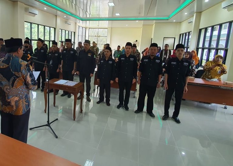 Menjadi Instansi Informatif, Kepala Kemenag Banjarnegara Kukuhkan Tim Informasi, Publikasi dan Kreatif