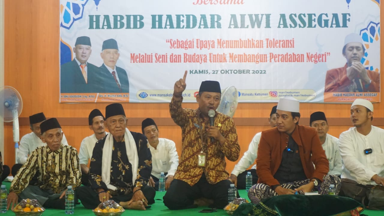 Hadiri Peringatan Maulid Nabi di MAN 1 Kebumen, Kakankemenag Doakan Kesuksesan Para Siswa